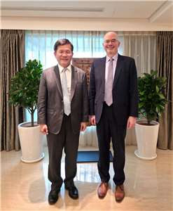 美國在台協會(AIT)處長谷立言(Raymond Greene)7日與外交部長林佳龍會晤，雙方就台美合作進一步交流意見，並討論強化堅若磐石的台美夥伴關係。 (圖：FB@美國在台協會 AIT)