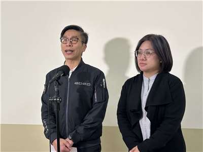 民進黨團幹事長鍾佳濱(左)、書記長陳培瑜(右)。資料照。(趙婉淳 攝)