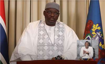 甘比亞總統巴羅(Adama Barrow)2日發表電視演說，為在甘比亞附近翻覆移民船隻表達哀悼。(X平台/@Kerrfatou)