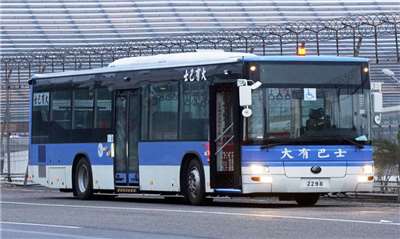 日前大有巴士「1968新店-中和-三峽-桃園國際機場」國道客運，車內看板顯示政治及疑似統戰等不當內容。示意圖，非當事車輛。(翻攝大有巴士官網)