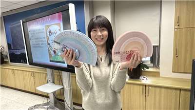 央行27日公布，農曆馬年新鈔兌換日程訂於2月9日至2月13日，共5個營業日。央行也強調，「紅包在心不在新」，紅包不一定要用新鈔，心意還是最重要。(陳林幸虹 攝)