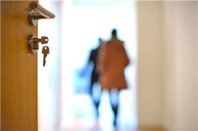 調查顯示，法國近半數房地產仲介助長種族歧視。(圖:X@SOS_Racisme)