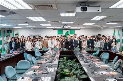 民進黨青年部今天(30日)舉辦為期兩天的「2026春季破浪培力營」，提前儲備年底2026年九合一選戰幕僚人才。(圖：民進黨提供)