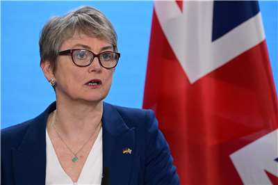 英國外交大臣古柏(Yvette Cooper)。