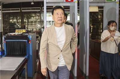 前中廣董事長趙少康(圖)在大罷免投票時亮票，北院判緩刑2年。 (圖：中央社檔案照)