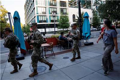 國民兵在華盛頓特區街頭巡邏。資料照片。