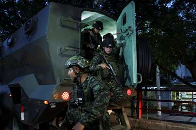 哥倫比亞士兵在委內瑞拉與哥倫比亞邊界巡邏。資料照。