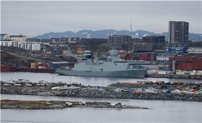 格陵蘭位於北美洲東北處，在北冰洋和大西洋之間，全境多在北極圈內。圖為格陵蘭努克(Nuuk)港資料照。(AFP)