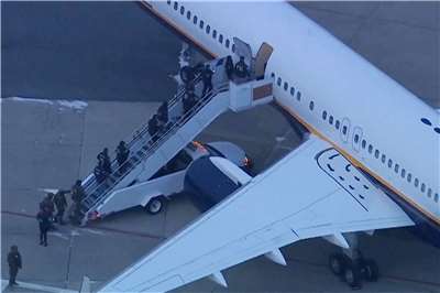 委內瑞拉總統馬杜洛(Nicolas Maduro)及其妻子的飛機抵達位於紐約的司徒華國民兵空軍基地(Stewart Air National Guard Base)。