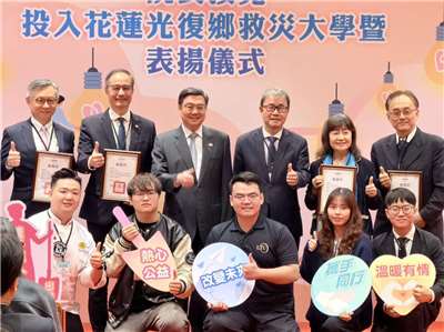 行政院長卓榮泰26日下午出席花蓮光復「救災大學團隊」暨表揚儀式。(鄭佑漢 攝)