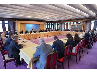 外交部長林佳龍在外交部接待美台商業協會訪問團，與多位來自美國的企業代表深入座談 (圖取自林佳龍臉書)