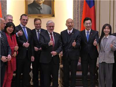 歐洲議會友台小組主席凱勒(Michael Gahler)率團訪問台灣，今天(8日)拜會立法院。(趙婉淳 攝)