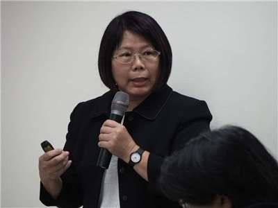 國民健康署菸害防制組長羅素英表示，國內核定通過品項在國外均未販售，也就是說，在國外購買的品項若攜帶回國，就會觸犯「菸害防制法」，可處新台幣5萬元到500萬元罰鍰。(央廣資料照)