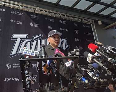 迎戰經典賽，總教練曾豪駒要球員要有期待和強敵對抗的心態。(江昭倫 攝)