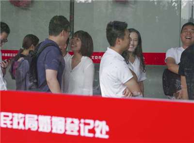 中國近年積極鼓勵婚育，並推出多項政策刺激。(中央社資料照)