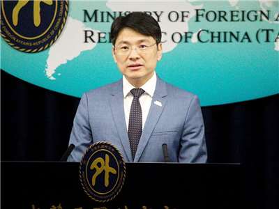 外交部發言人蕭光偉6日表示，期盼委內瑞拉能順利和平過渡到民主政體 (央廣記者王照坤 攝)