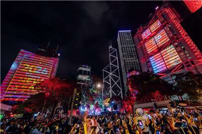 香港跨年無煙火中環燈光秀齊倒數。 (圖:香港旅遊發展局)
