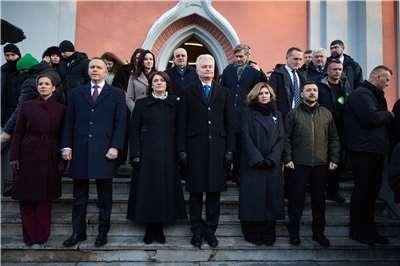 波蘭、烏克蘭和立陶宛3國領導人25日中午一同參加在維爾紐斯大教堂舉行的隆重彌撒，紀念起義163週年。(圖:X@ZelenskyyUa)