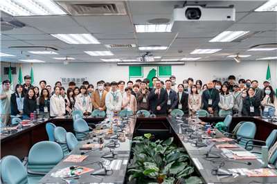 民進黨青年部30日舉辦為期兩日的「2026春季破浪培力營」。(圖：民進黨青年部臉書)