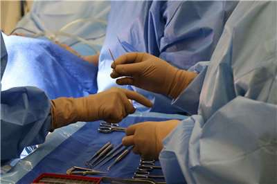 台中榮總遭指放任無照醫材廠商進開刀房執行手術，目前台中地檢署偵辦中。示意圖。(翻攝Pexels.com)