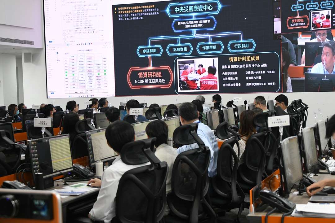 行政院災防辦表示，已請氣象署持續研判降雨熱區、累積雨量及持續時間，提供防災單位應變。(行政院資料照)