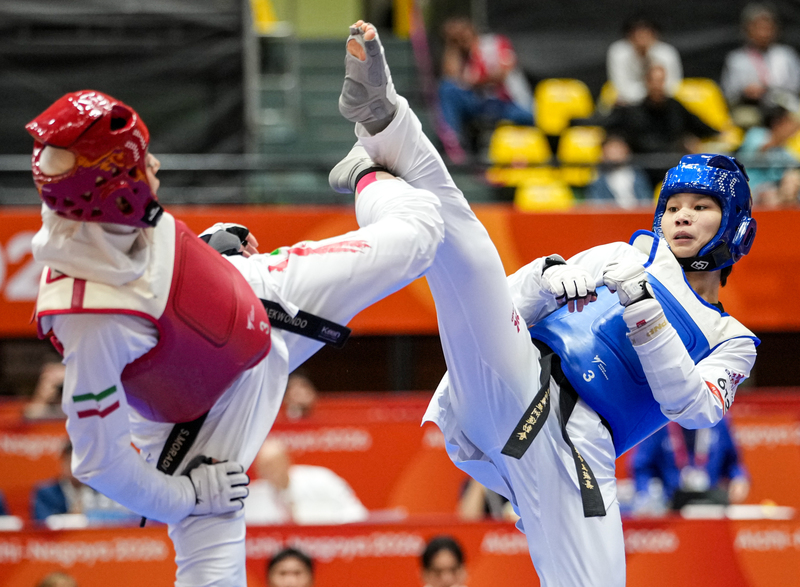2026愛知名古屋亞運跆拳道女子67公斤級賽程2日登場，台灣選手王薇嘉（右）迎戰伊朗選手，最終惜以0比2落敗，收下銅牌。