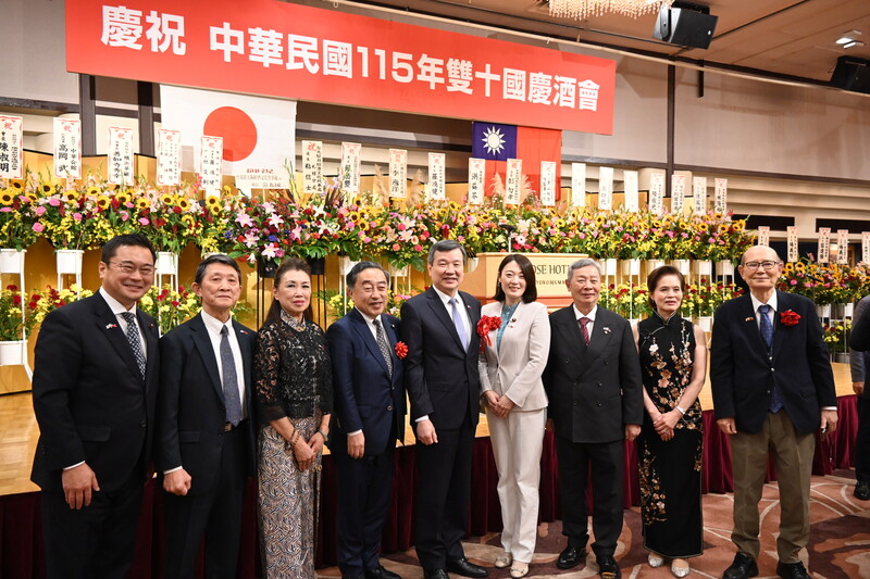 日本橫濱慶祝雙十國慶酒會3日晚間席開25桌，多名日本國會及地方議員到場。（駐日代表處提供）