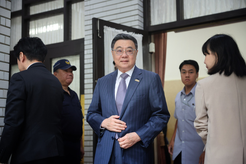 行政院長卓榮泰（中）6日赴立法院出席施政總質詢。