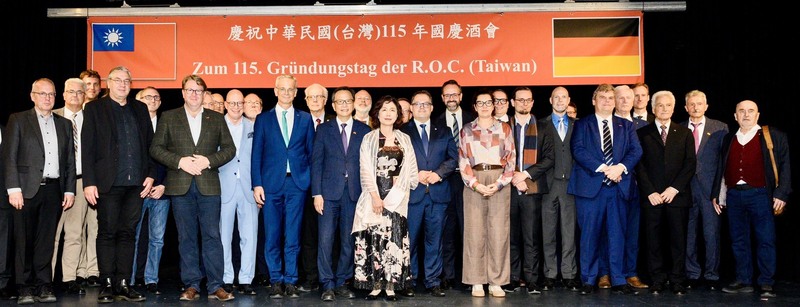 駐德國代表處在柏林舉行中華民國115年國慶酒會，逾300名德國政商學界人士、各國駐德使節及僑胞等出席，其中包括多名德國跨黨派國會議員。
（駐德代表處提供）