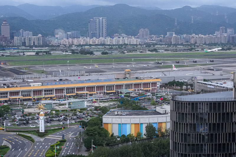 台北市長蔣萬安8日拋出松山機場遷移議題，引發各界熱議。圖為松山機場。