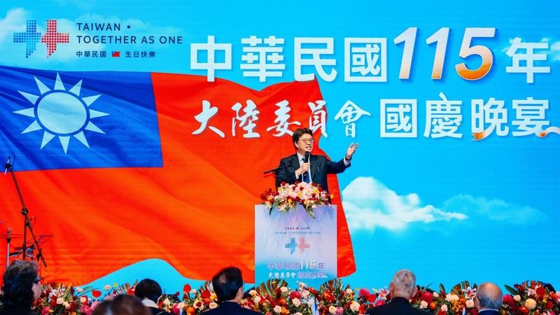 大陸委員會（陸委會）8日晚舉辦115年國慶晚宴，陸委會主委邱垂正於會上致詞。（陸委會提供）