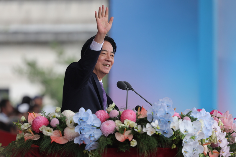 115年國慶大會10日在總統府前廣場舉行，總統清德（圖）發表國慶演說，議題觸及少子女化、能源、
毒品、區域和平、美中關係、5大信賴產業等。