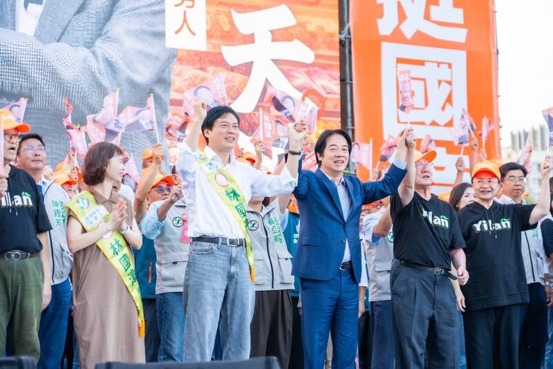民進黨主席賴清德18日出席宜蘭縣長候選人林國漳溪南競總成立大會。致詞時將矛頭指向立法院在野黨團，批評預算不審，卻通過一件件傷害國家社會的法案。
