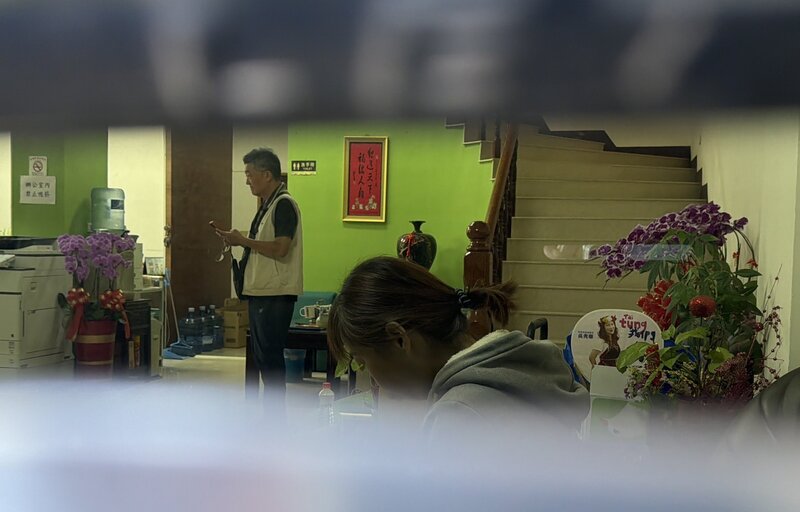 檢調偵辦台東縣府農路拓寬涉圖利案，20日約談前縣長吳俊立，同時搜索吳俊立胞妹、國民黨台東縣長參選人吳秀華服務處。