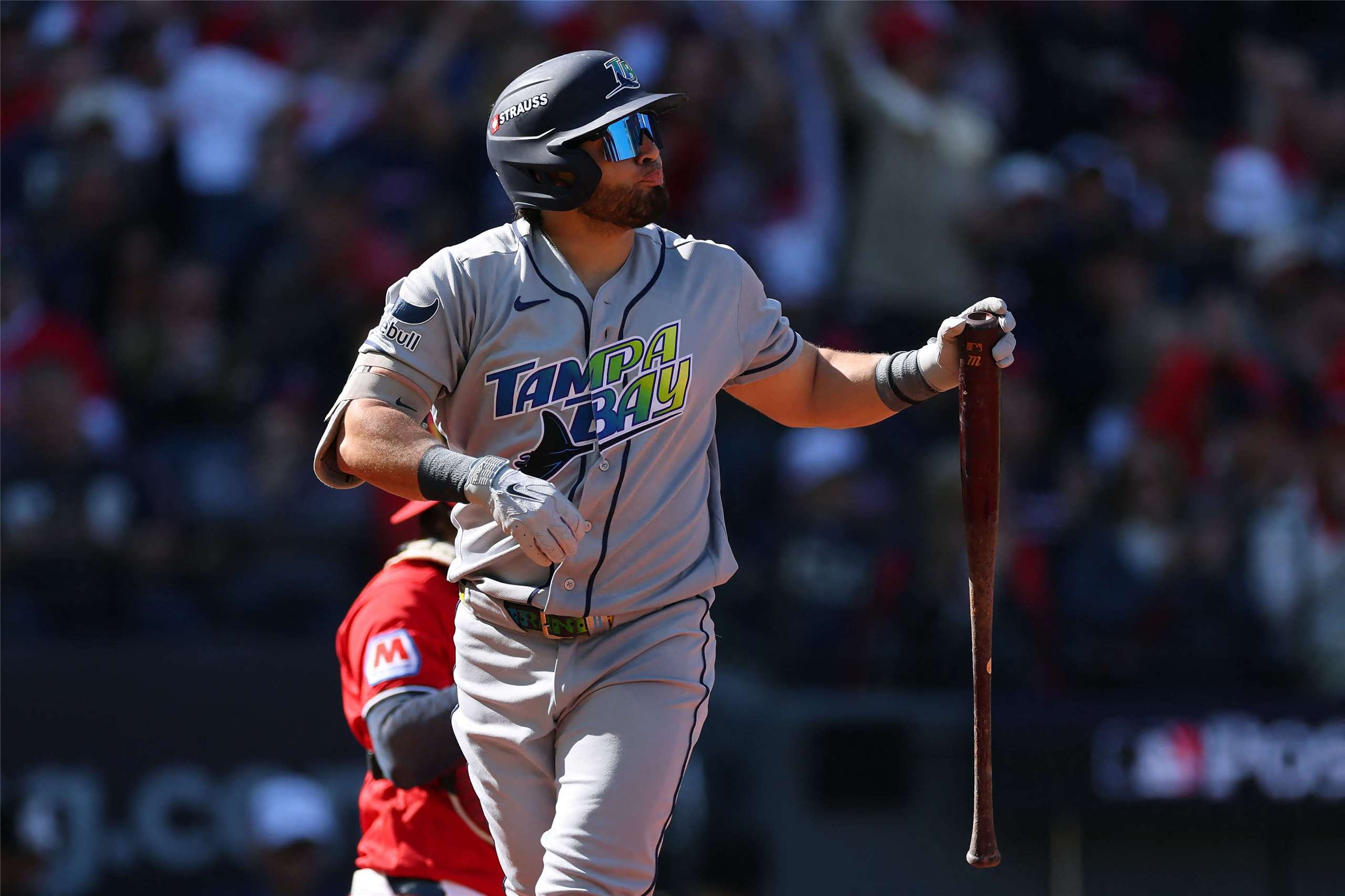 坦帕灣光芒艾蘭達(Jonathan Aranda, 圖)3安建功，光芒7比3勝守護者扳平系列賽。