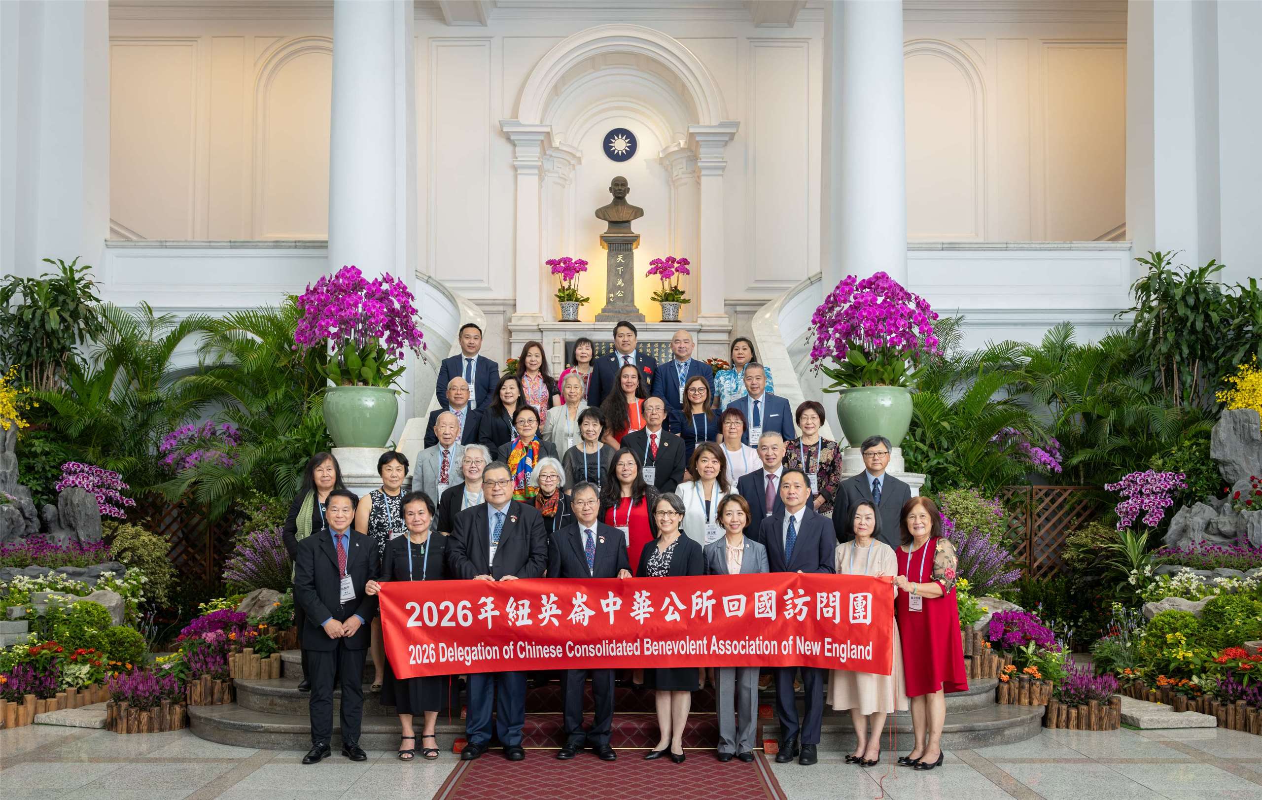副總統蕭美琴接見紐英崙中華公所回國訪問團，感謝僑團長期擔任台美重要橋梁，並期盼持續深化台美人才交流與各領域合作。(總統府提供)