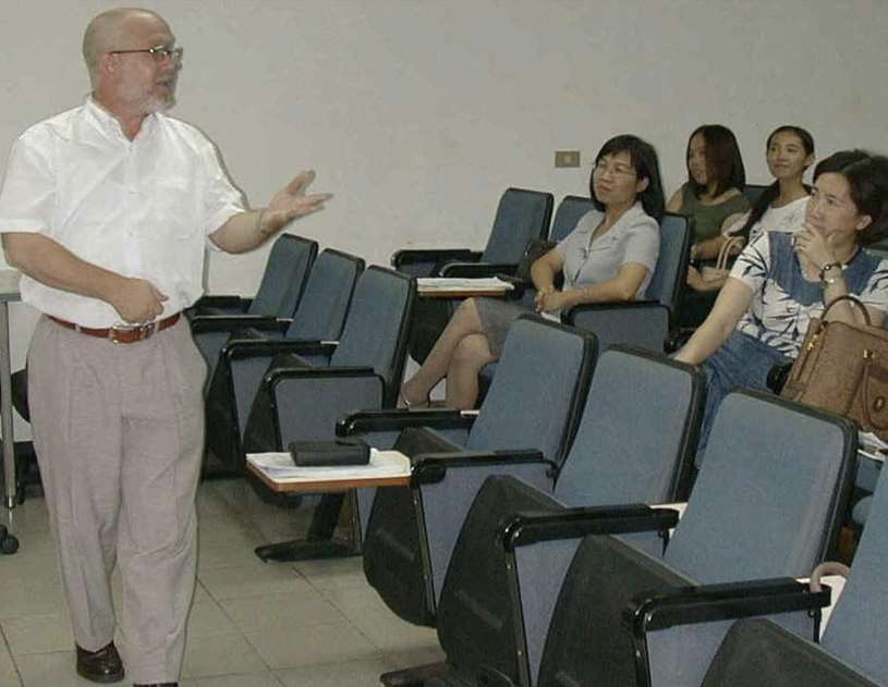 來台教授美語超過50年，狄建世(James Steed )已歸化為中華民國國籍，是道道地地的台灣人。(狄建世提供)
