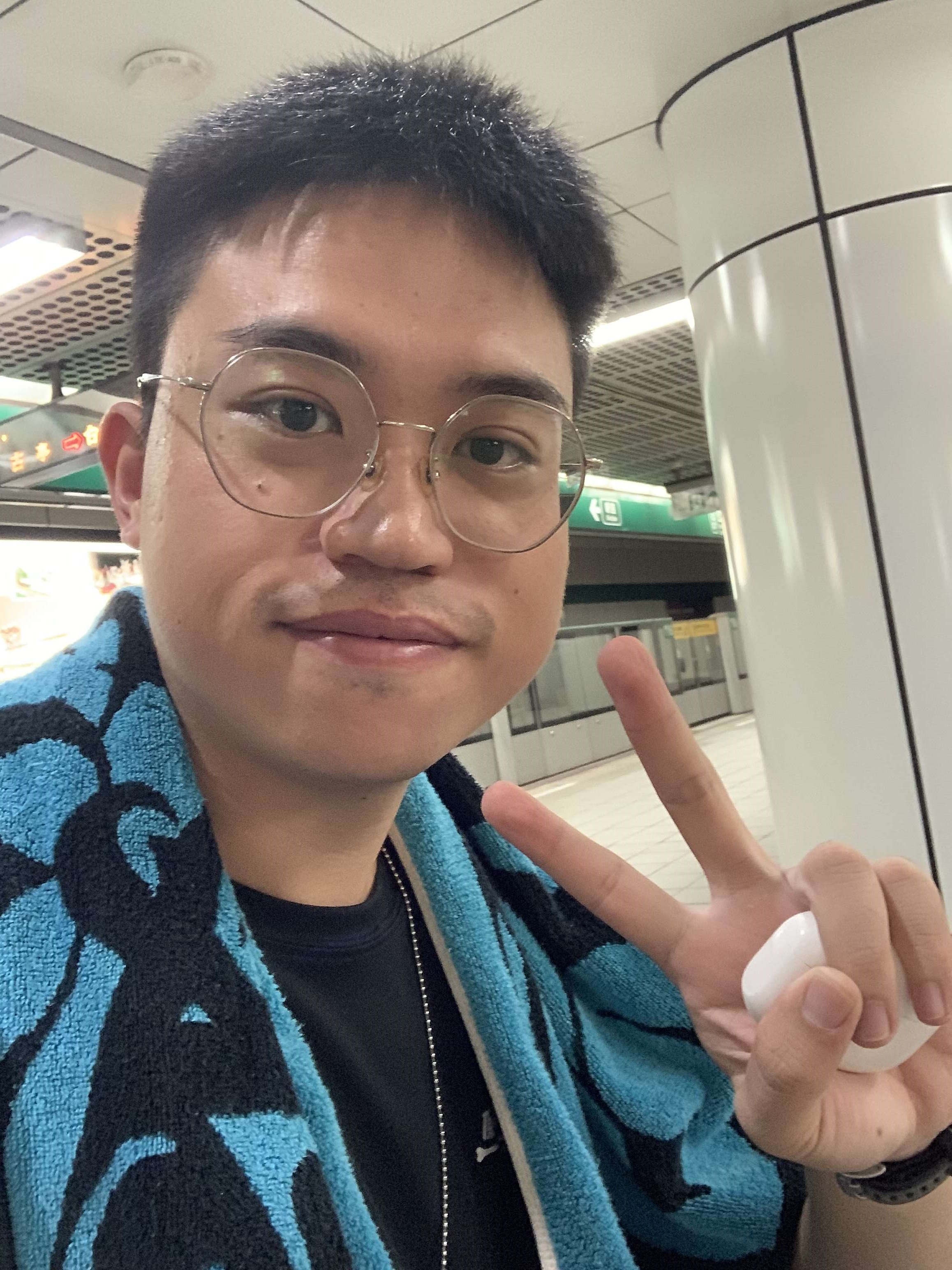 喜歡多種語文的林敬佳