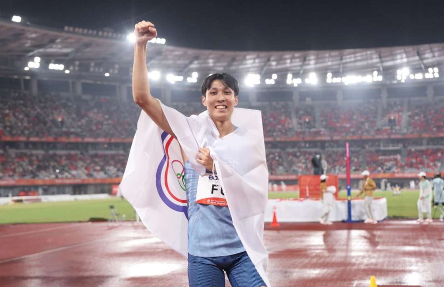 2026年名古屋亞運男子跳高決賽，23歲的傅兆玄以2公尺25摘下金牌，終結台灣男子田徑長達60年的亞運金牌荒。（圖／中華代表團提供）