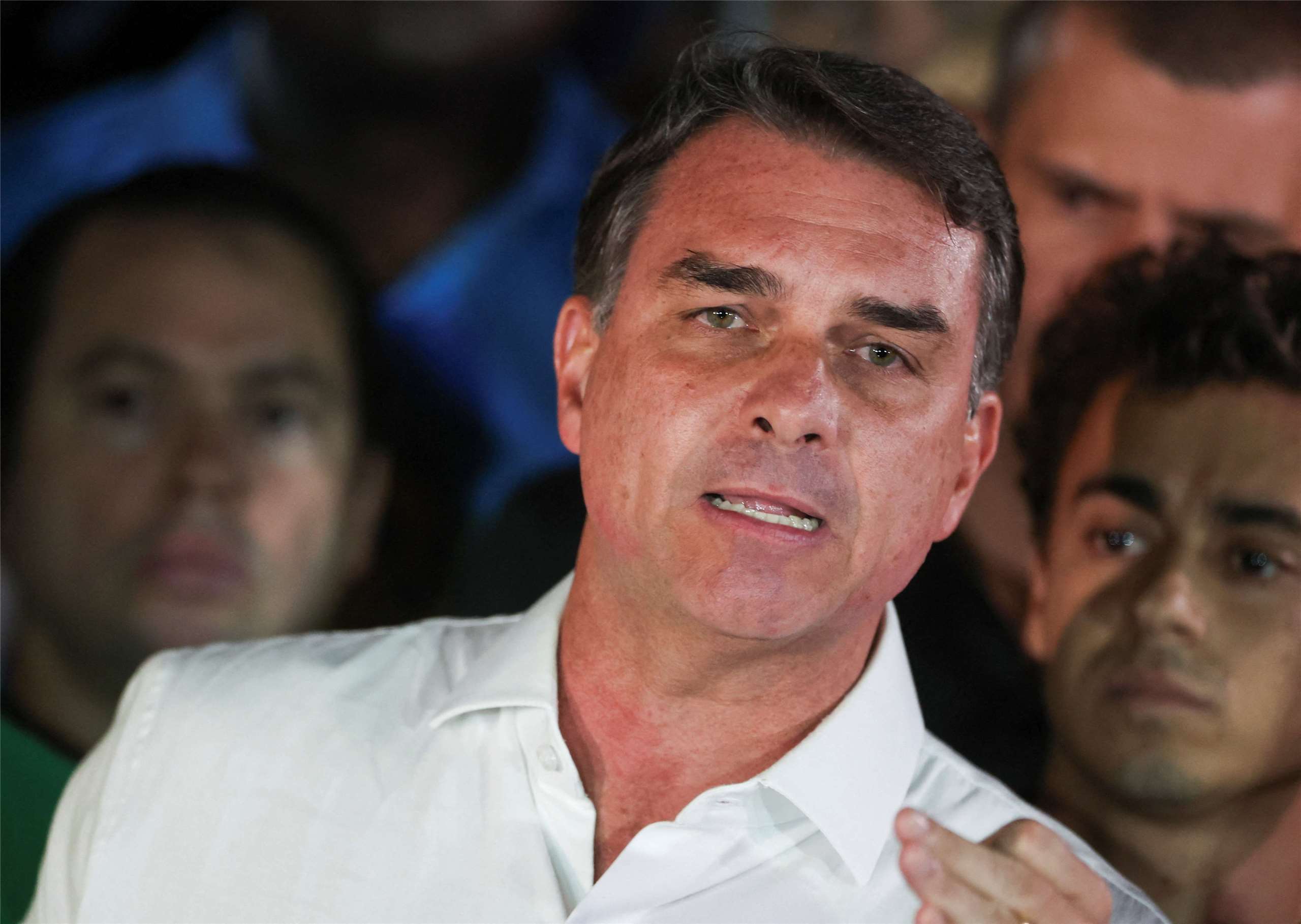 巴西參議員佛拉維歐．波索納洛(Flavio Bolsonaro)在總統決選落敗後發表演說。