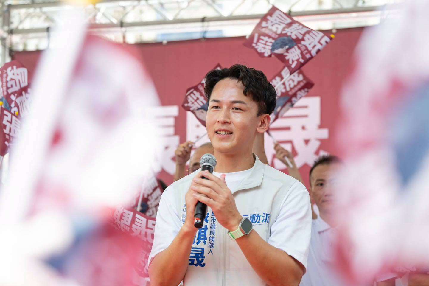橋頭地檢署13日表示，日前接獲情資顯示高雄市議員第三選區參選人張騏晟等人涉嫌賄選，偵辦後依違反選罷法等罪嫌聲押。(翻攝張騏晟臉書)