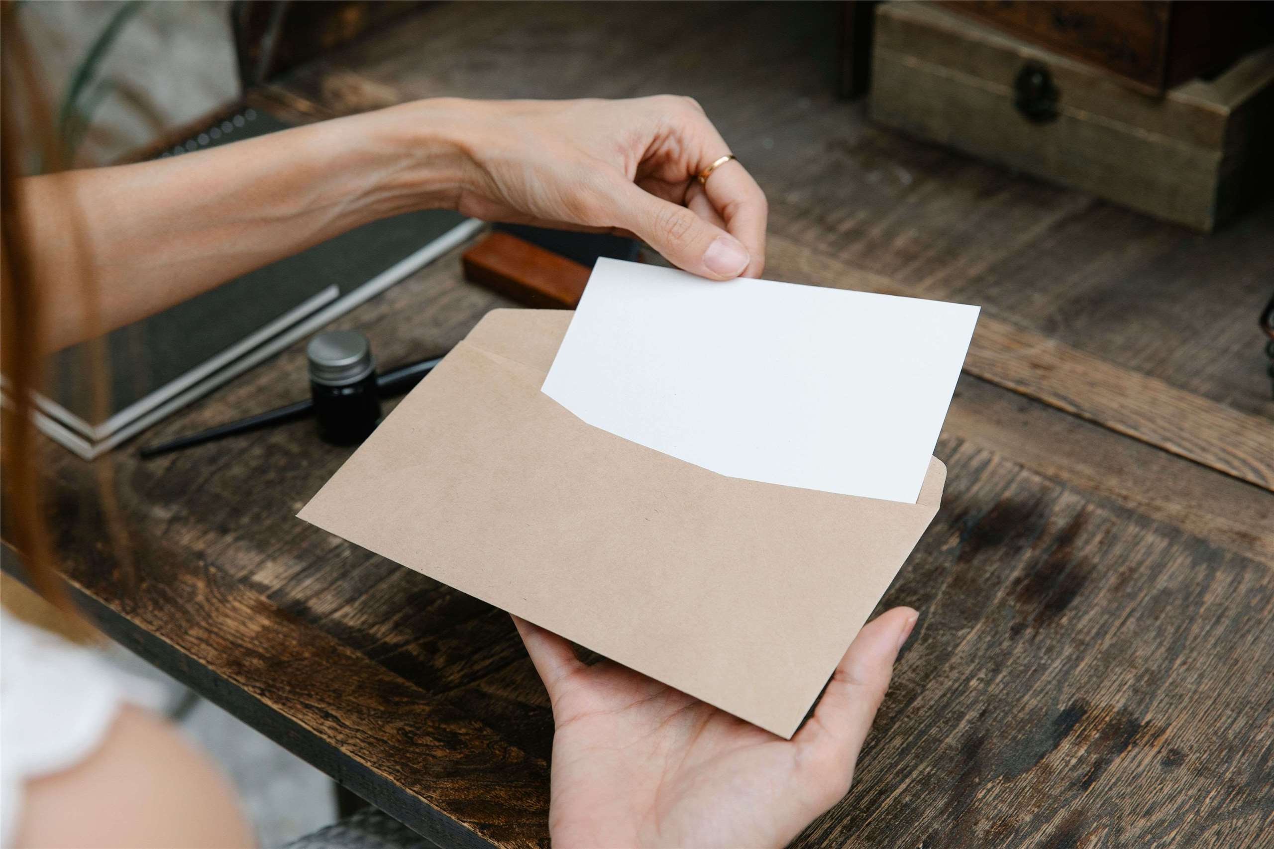 美國聯邦單位正在調查寄往全國各地國會與選務辦公室、內含「可疑物質」的信件。示意圖。(翻攝Pexels.com)