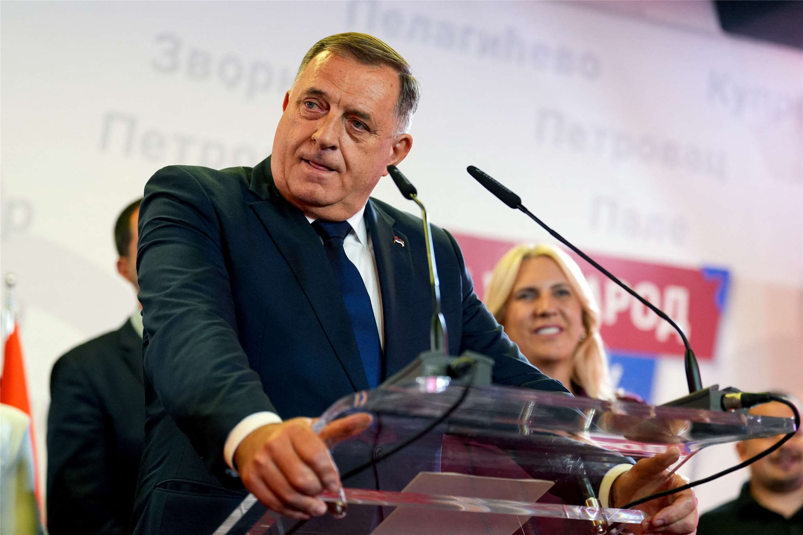 波士尼亞塞裔共和國親俄羅斯前總統杜迪克(Milorad Dodik)4日表示，所屬政黨將會繼續執政。