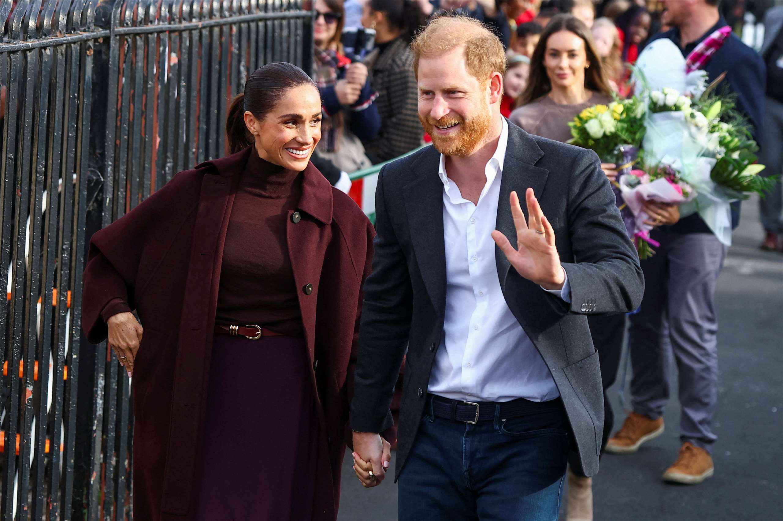 返英後首次公開露面，英國哈利王子(Prince Harry)與妻子梅根(Meghan)15日造訪諾丁罕(Nottingham)。