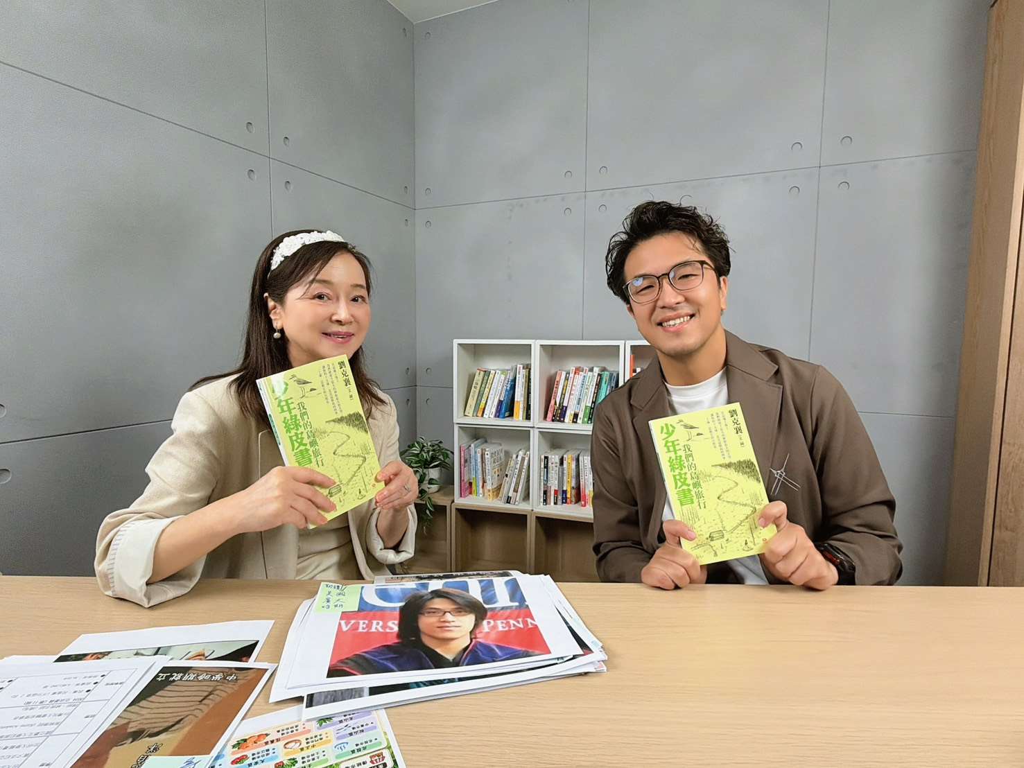民進黨台北市長參選人沈伯洋5日接受媒體專訪。(圖：新聞放鞭炮提供)