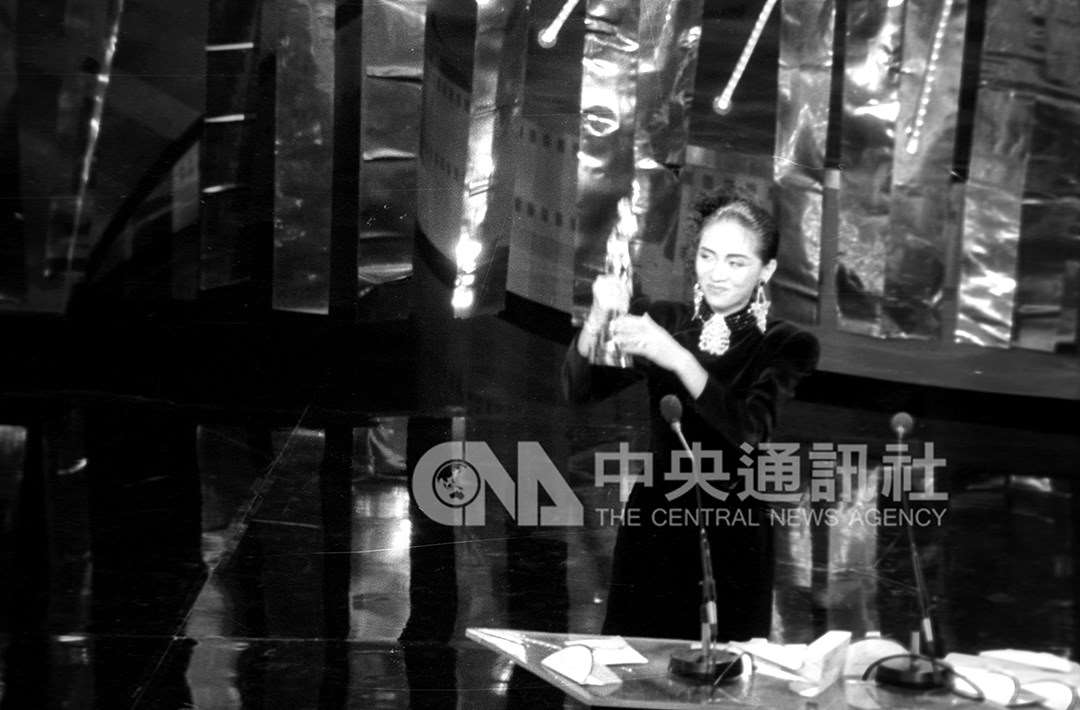 梅艷芳憑藉《胭脂扣》摘下第24屆金馬獎（1987年）最佳女主角