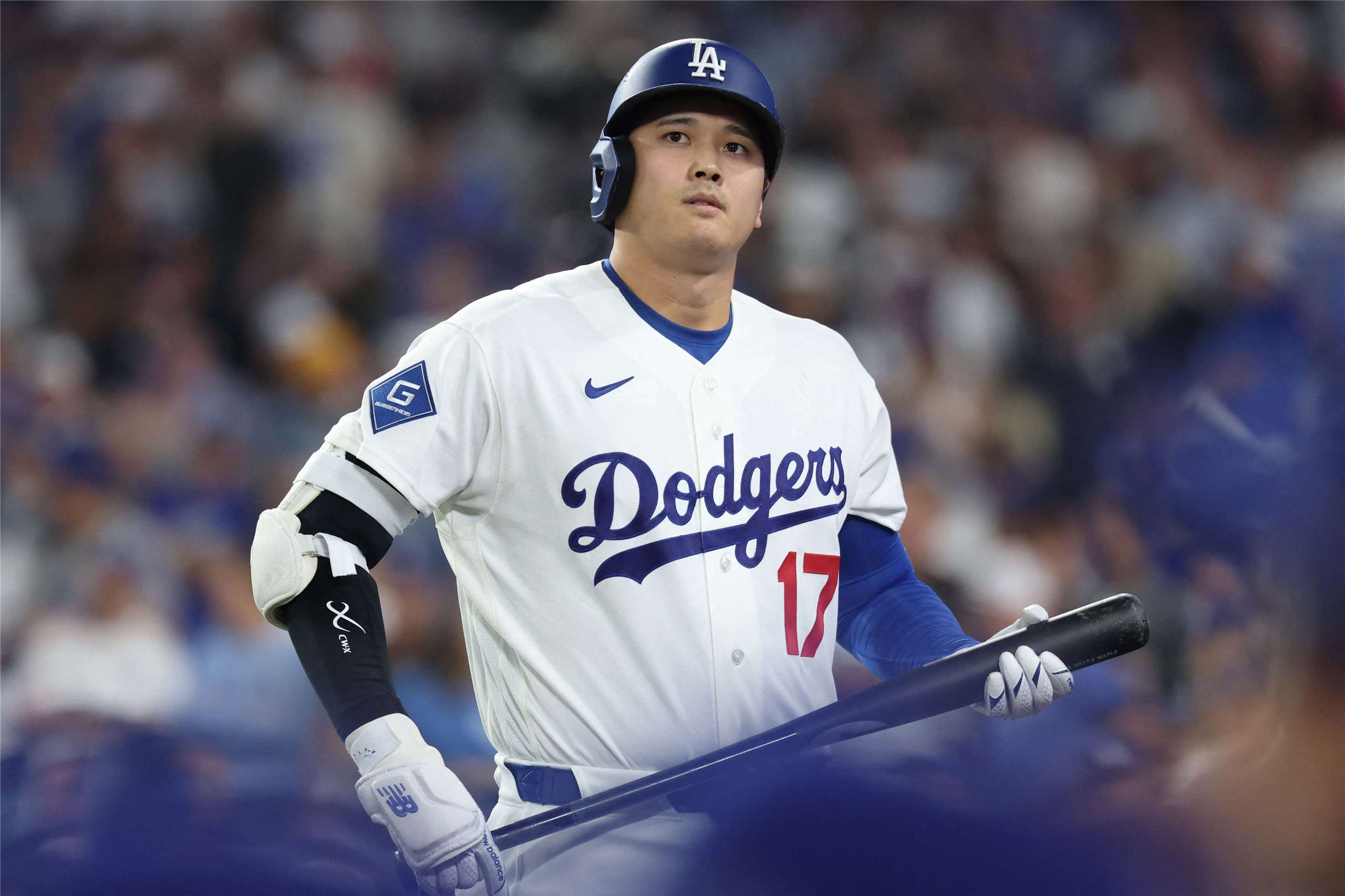 MLB道奇球星大谷翔平去年在東京巨蛋開幕戰所穿的球衣，17日以驚人的價格205萬5700美元(約新台幣6547萬元)落槌。(AFP)