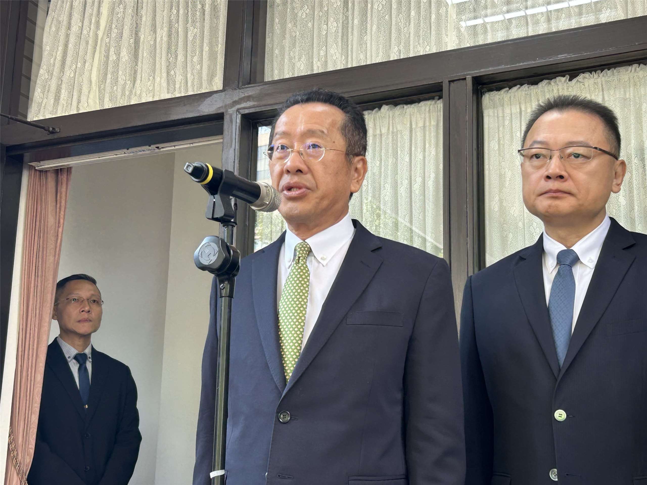 台中清泉崗機場日前因無人機侵入影響班機起降，國防部長顧立雄表示該場站的無人機防禦系統已完成驗收，預計10月底前發揮功能。資料照