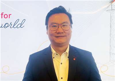 星展集團永續長黃偉雄16日指出，「AI不必然會減緩綠色轉型」，但也坦言，中小企業確實會較為辛苦。(陳林幸虹 攝)