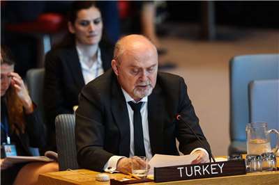 土耳其提名前外交部長斯尼爾利奧盧（Feridun Sinirlioglu）(前)角逐聯合國祕書長職務。資料照片。